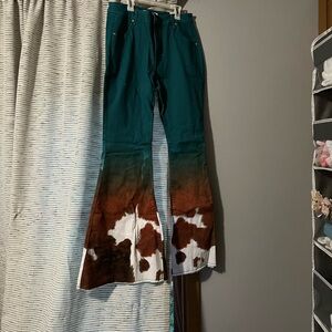 Chic Flare Jeans with Green and Brown Ombre